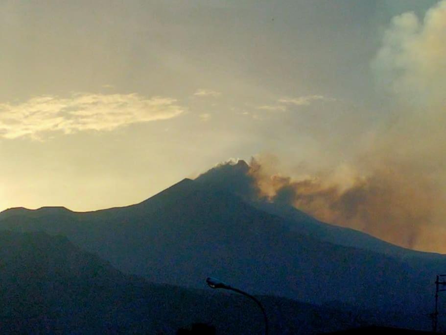 Loft Sotto Il Vulcano, Con Posto Auto Privato Zafferana Etnea Eksteriør bilde